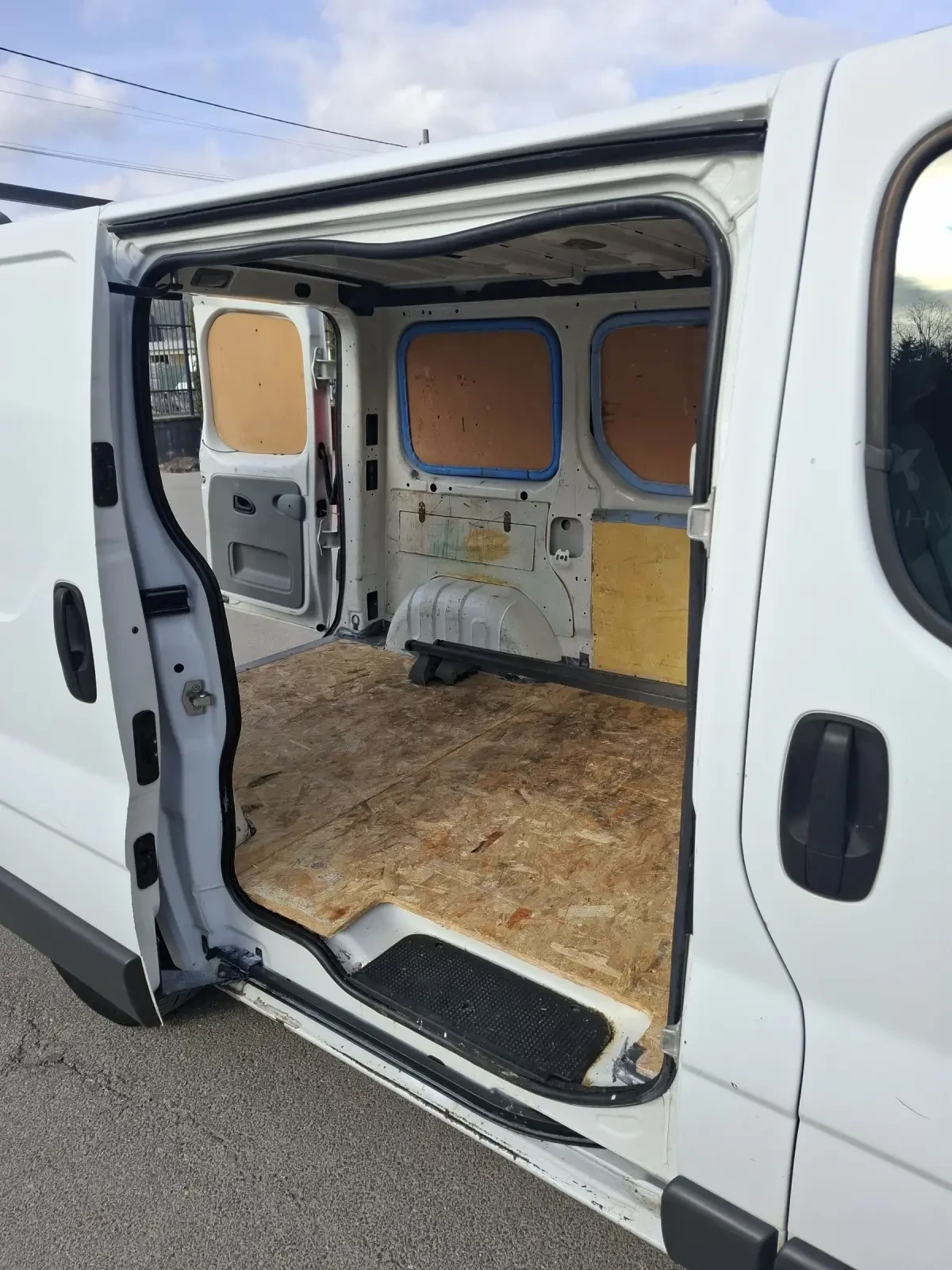 Renault Trafic 2.5DCI 115к.с, снимка 9 - Бусове и автобуси - 53918150