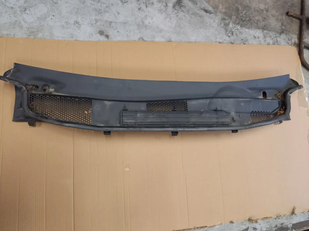 Кора под предни чистачки Мерцедес А180 W169 