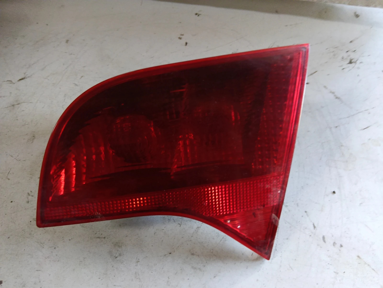 стоп десен вътрешен комби 8E9945094 Audi A4