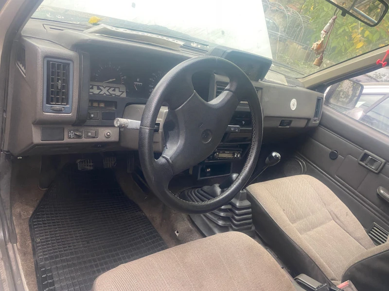 Nissan Pickup King Cab, снимка 7 - Автомобили и джипове - 42512605