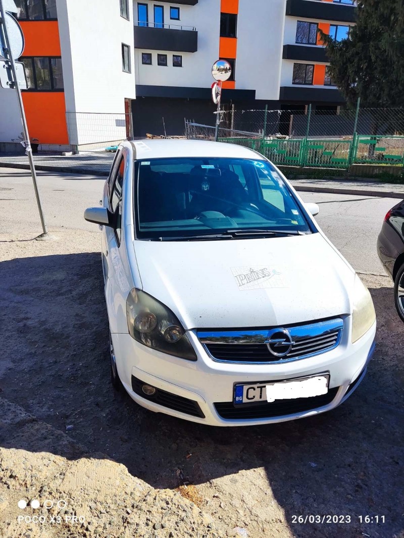 Opel Zafira 1.6, снимка 6 - Автомобили и джипове - 46275737