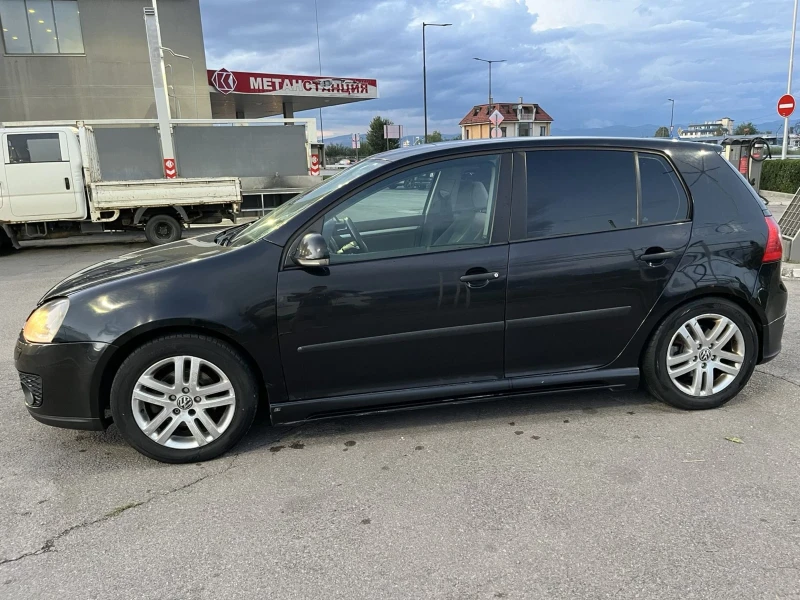 VW Golf, снимка 1 - Автомобили и джипове - 47235923