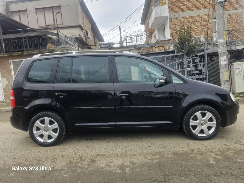 VW Touran 2.0 TDI, снимка 7 - Автомобили и джипове - 48847781