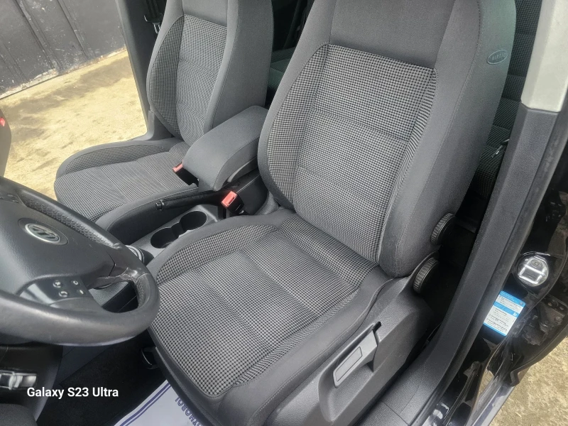 VW Touran 2.0 TDI, снимка 15 - Автомобили и джипове - 48847781