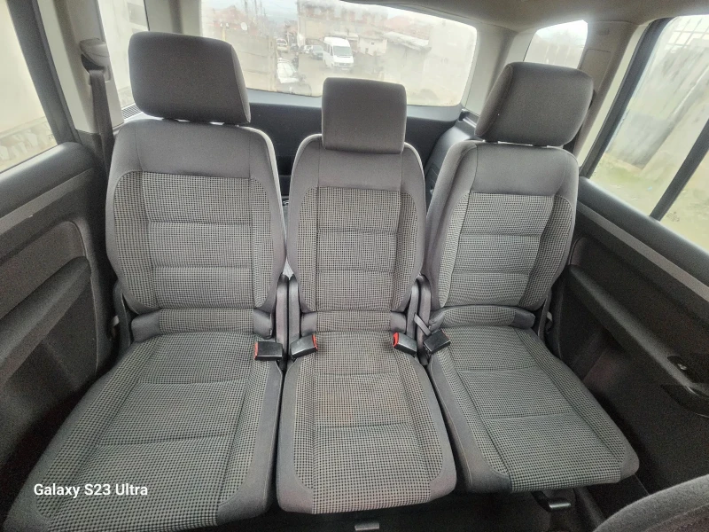 VW Touran 2.0 TDI, снимка 14 - Автомобили и джипове - 48847781