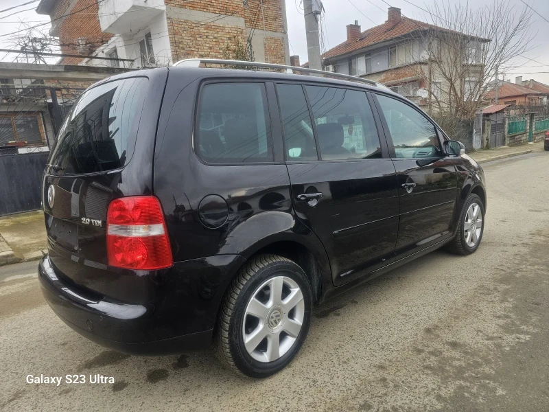 VW Touran 2.0 TDI, снимка 5 - Автомобили и джипове - 48847781