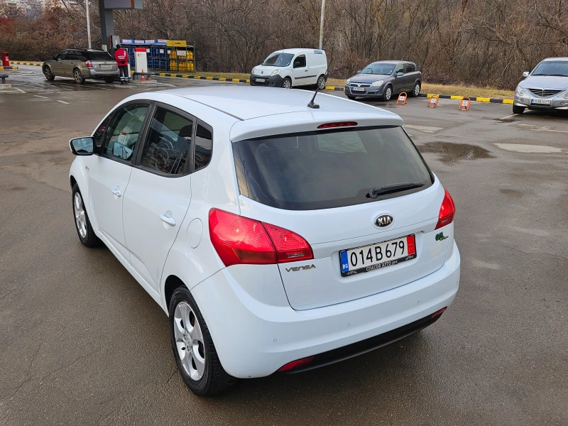 Kia Venga 1.4 GAZ/KLIMATIK/Euro-5b, снимка 4 - Автомобили и джипове - 49119576