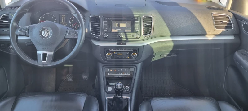 VW Sharan 2.0 TDI, снимка 15 - Автомобили и джипове - 49245970