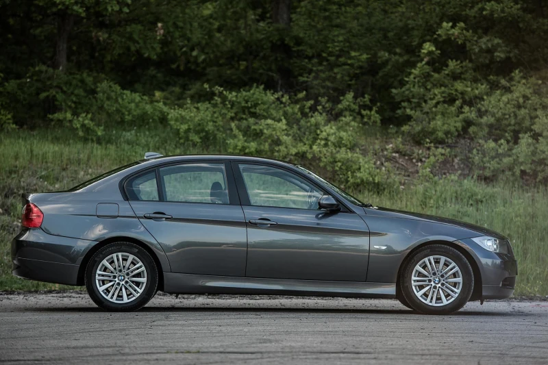 BMW 320 D, снимка 6 - Автомобили и джипове - 49293316