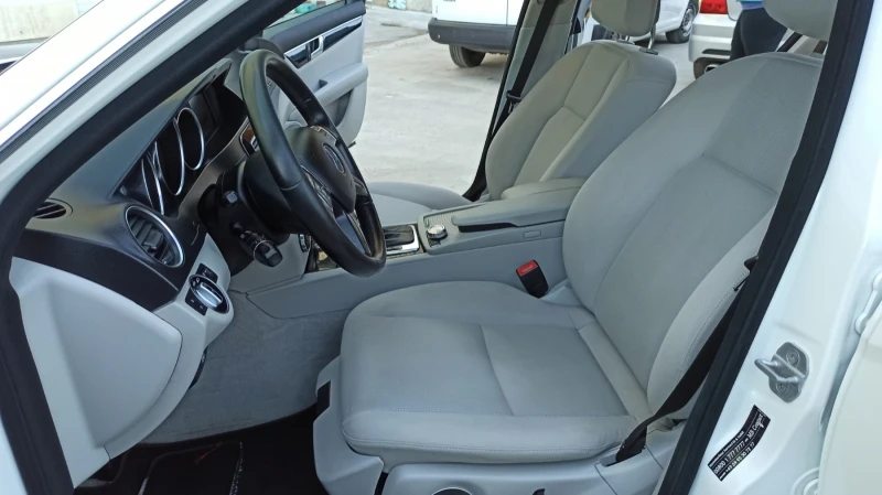 Mercedes-Benz C 220, снимка 8 - Автомобили и джипове - 50954031