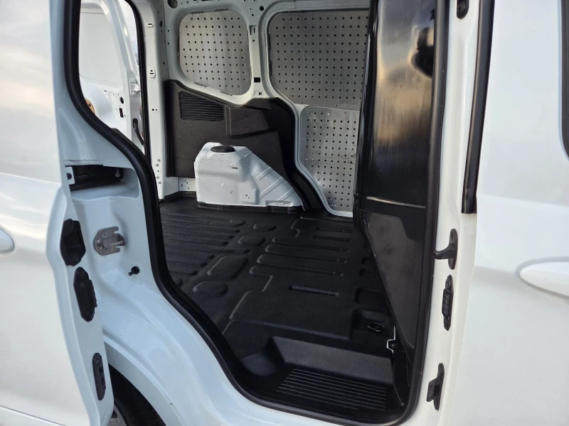 Ford Tourneo Connect 1.5 tdci titanium sport euro 6, снимка 12 - Автомобили и джипове - 51615875