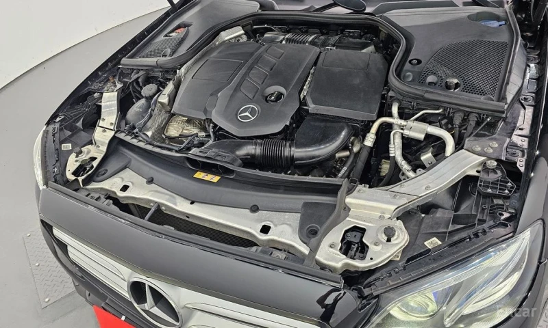 Mercedes-Benz E 220, снимка 6 - Автомобили и джипове - 53452919