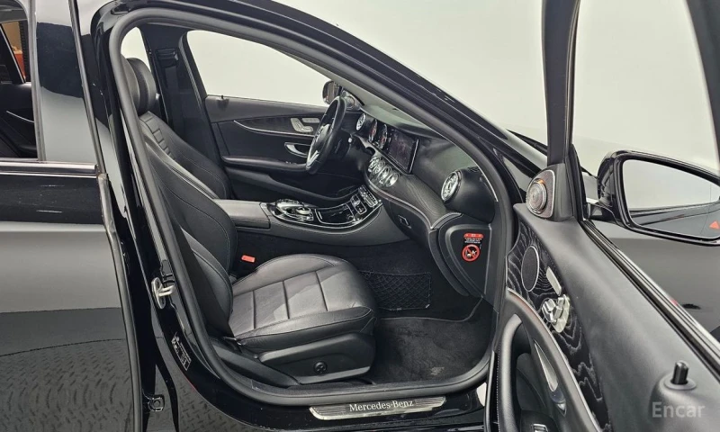 Mercedes-Benz E 220, снимка 10 - Автомобили и джипове - 53452919