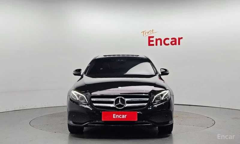 Mercedes-Benz E 220, снимка 3 - Автомобили и джипове - 53452919