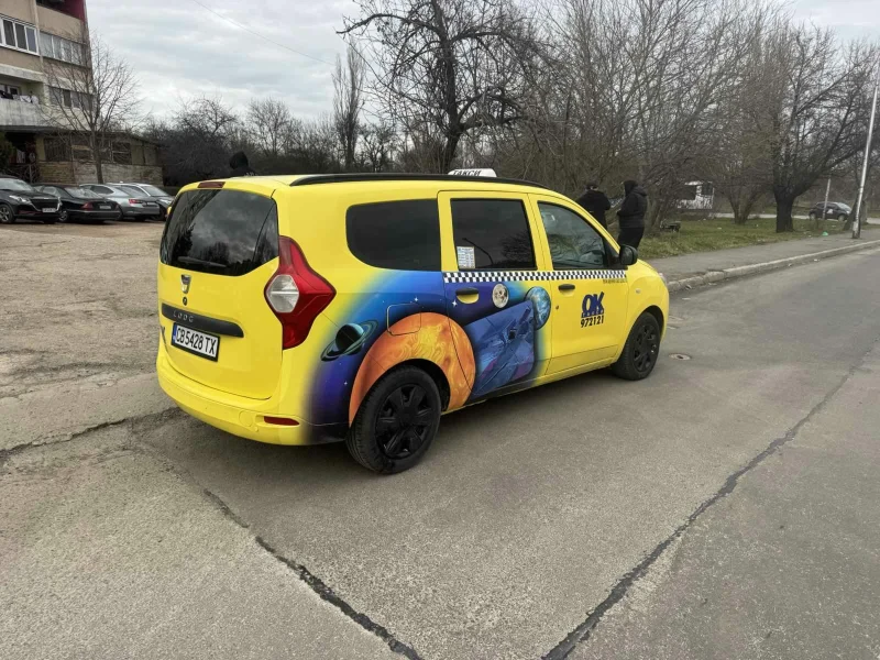 Dacia Lodgy 1 6 газ 2013 , снимка 15 - Автомобили и джипове - 53458121