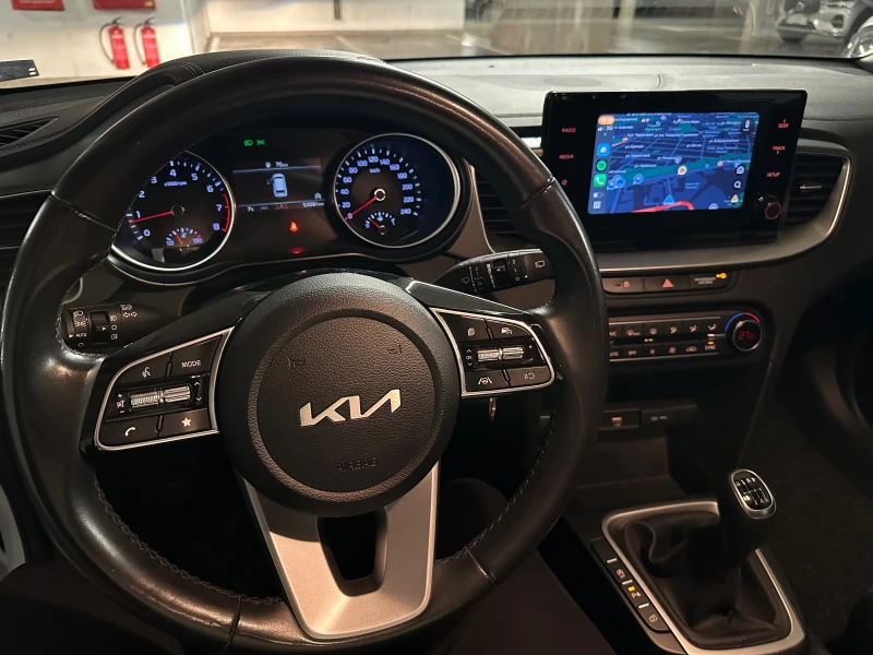 Kia Ceed SW 1.5T "Comfort", снимка 13 - Автомобили и джипове - 53474402