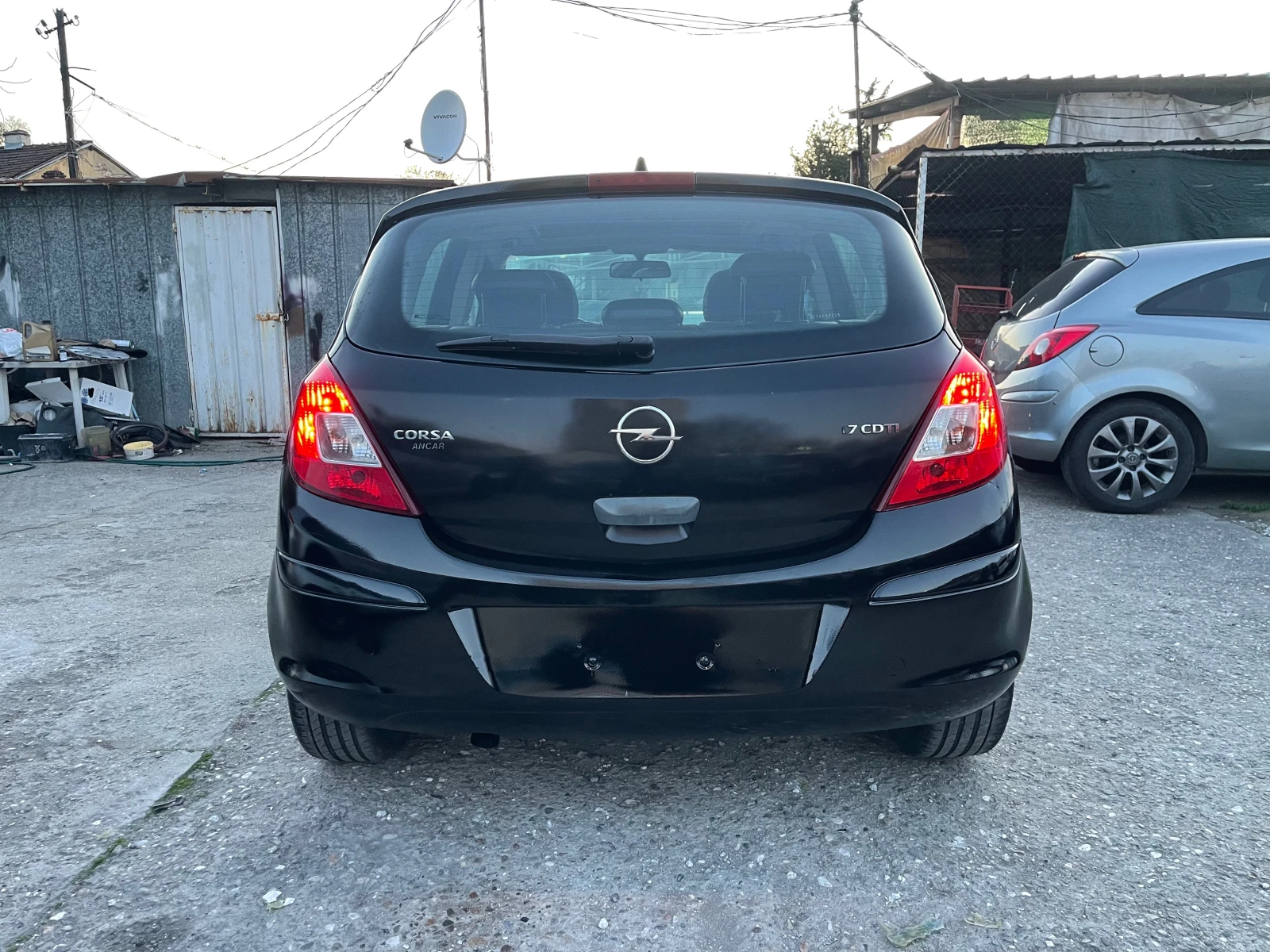 Opel Corsa 1.7CDTI 101HP 6 SKOROSTI COSMO KOJA PANORAMA 2010G - изображение 6