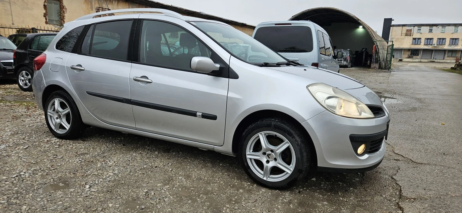 Renault Clio 1.2i* Климатик* 130000км - изображение 10