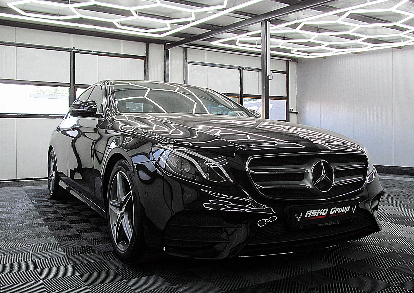 Mercedes-Benz E 220 DIGITAL/AMG-OPTICA/9gt/PANORAMA/ СОБСТВЕН ЛИЗИНГ - изображение 3