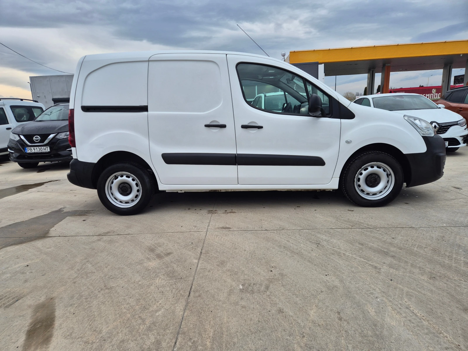 Citroen Berlingo 1, 6 HDI N1 M/T - изображение 6