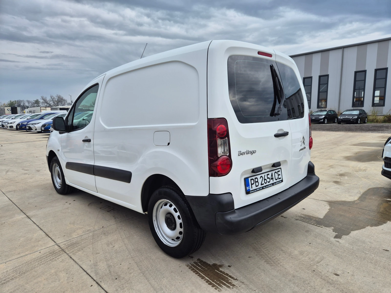 Citroen Berlingo 1, 6 HDI N1 M/T - изображение 3