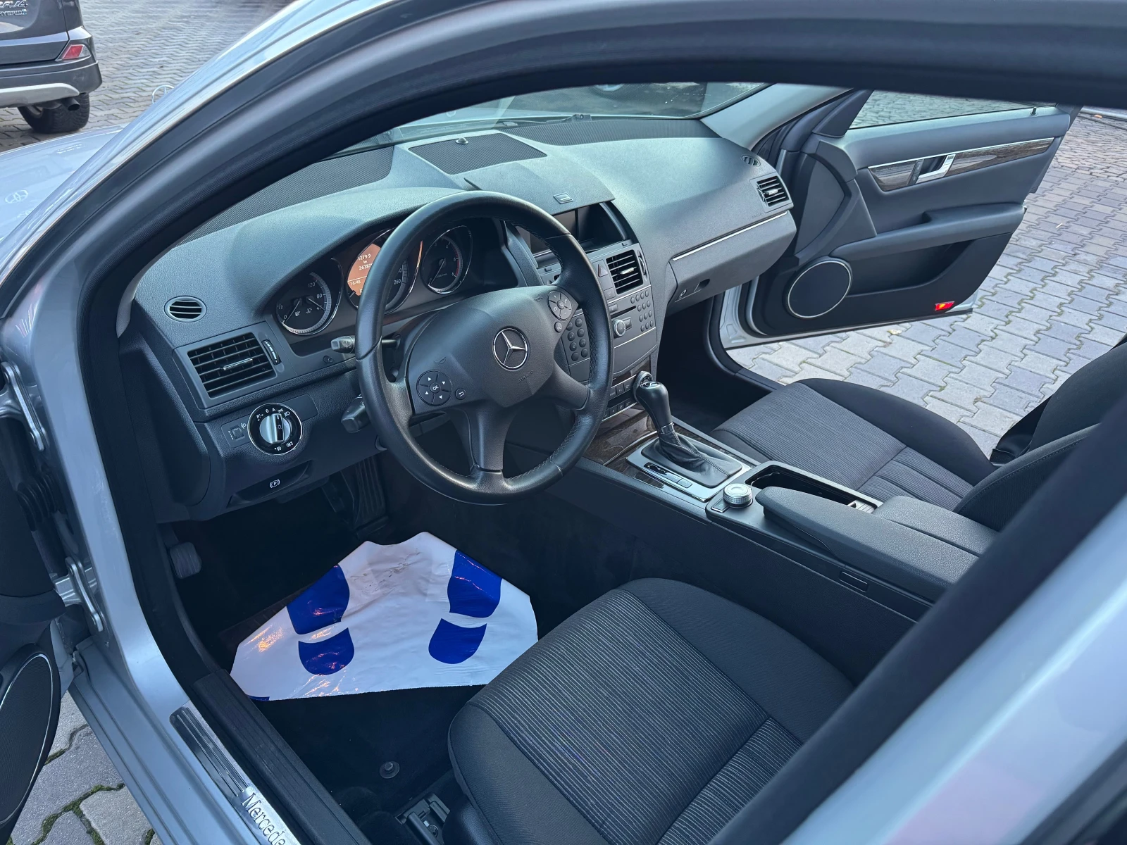 Mercedes-Benz C 220 CDI Автоматик - изображение 4