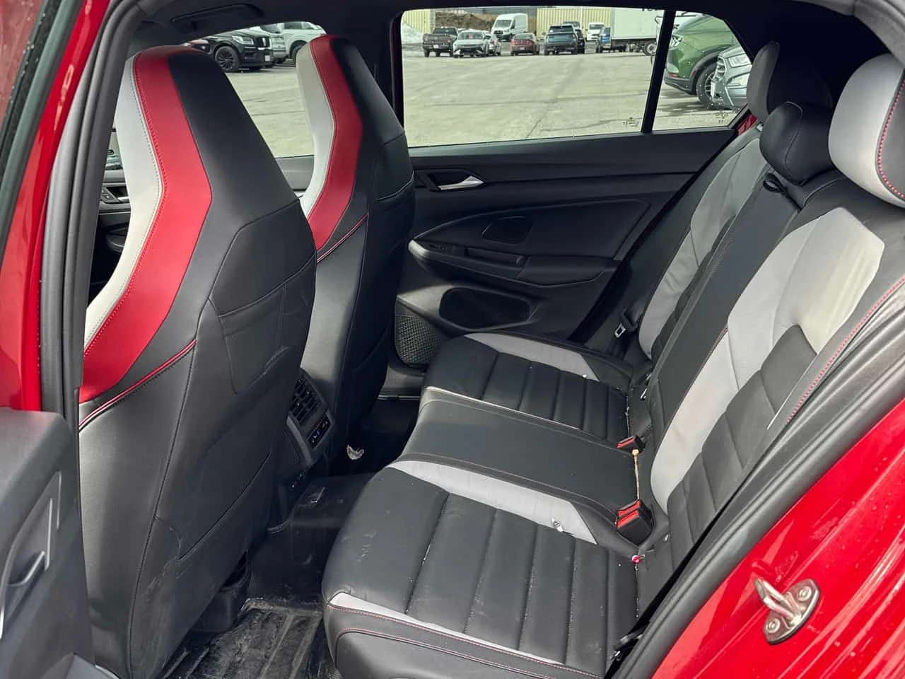 VW Golf * GTI* Performance * 2 КЛЮЧА* ПОДГРЕВ* KEYLESS* , снимка 12 - Автомобили и джипове - 53805169