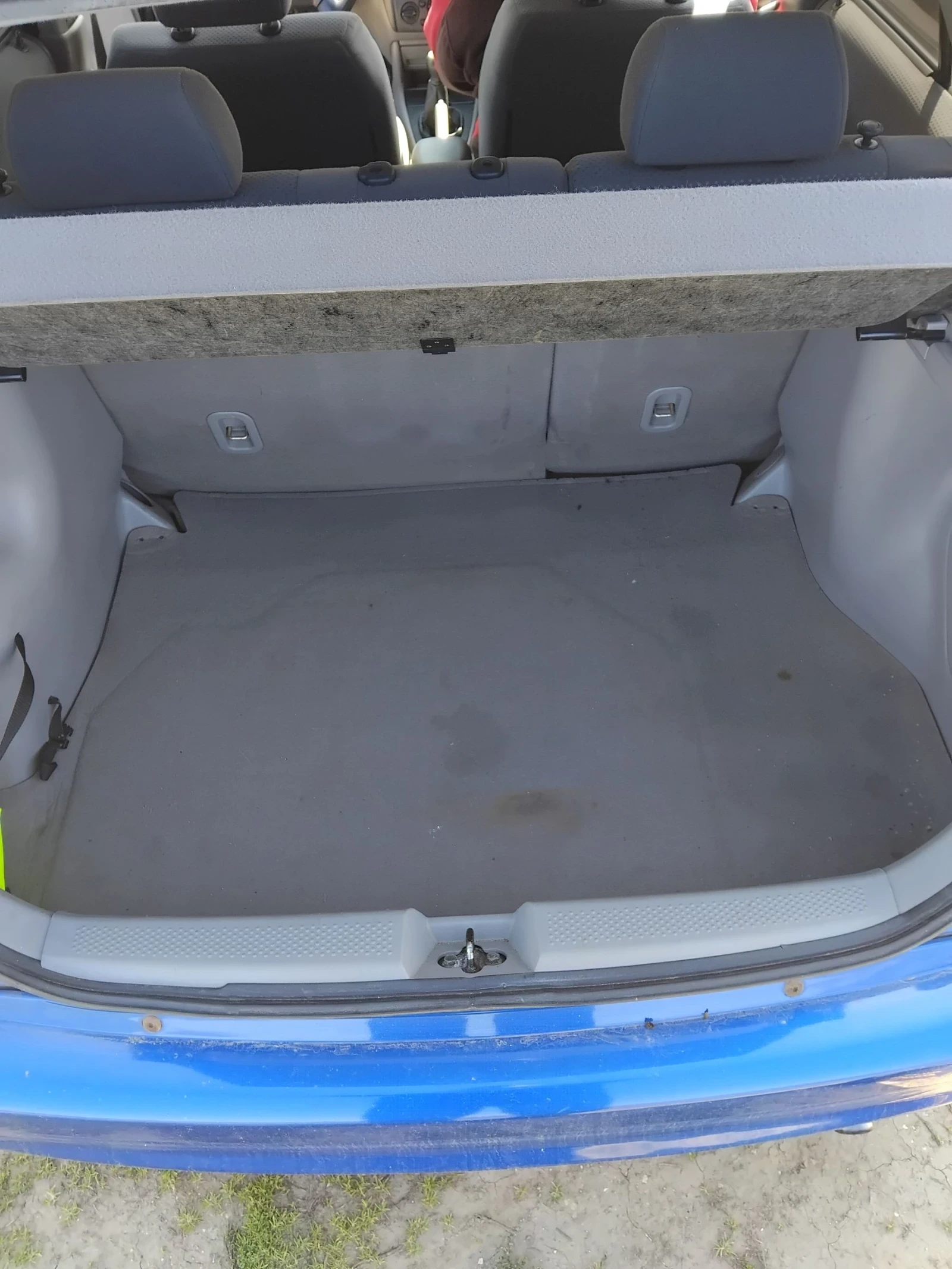 Mazda 323 1.3 16V, снимка 11 - Автомобили и джипове - 54079962