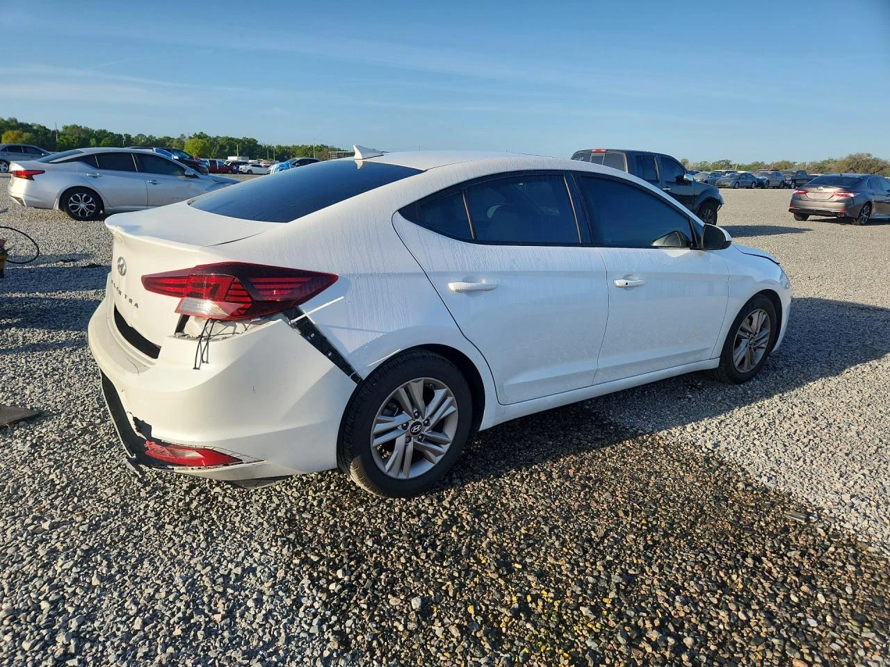 Hyundai Elantra 2.0l Value Edition, снимка 3 - Автомобили и джипове - 54094710