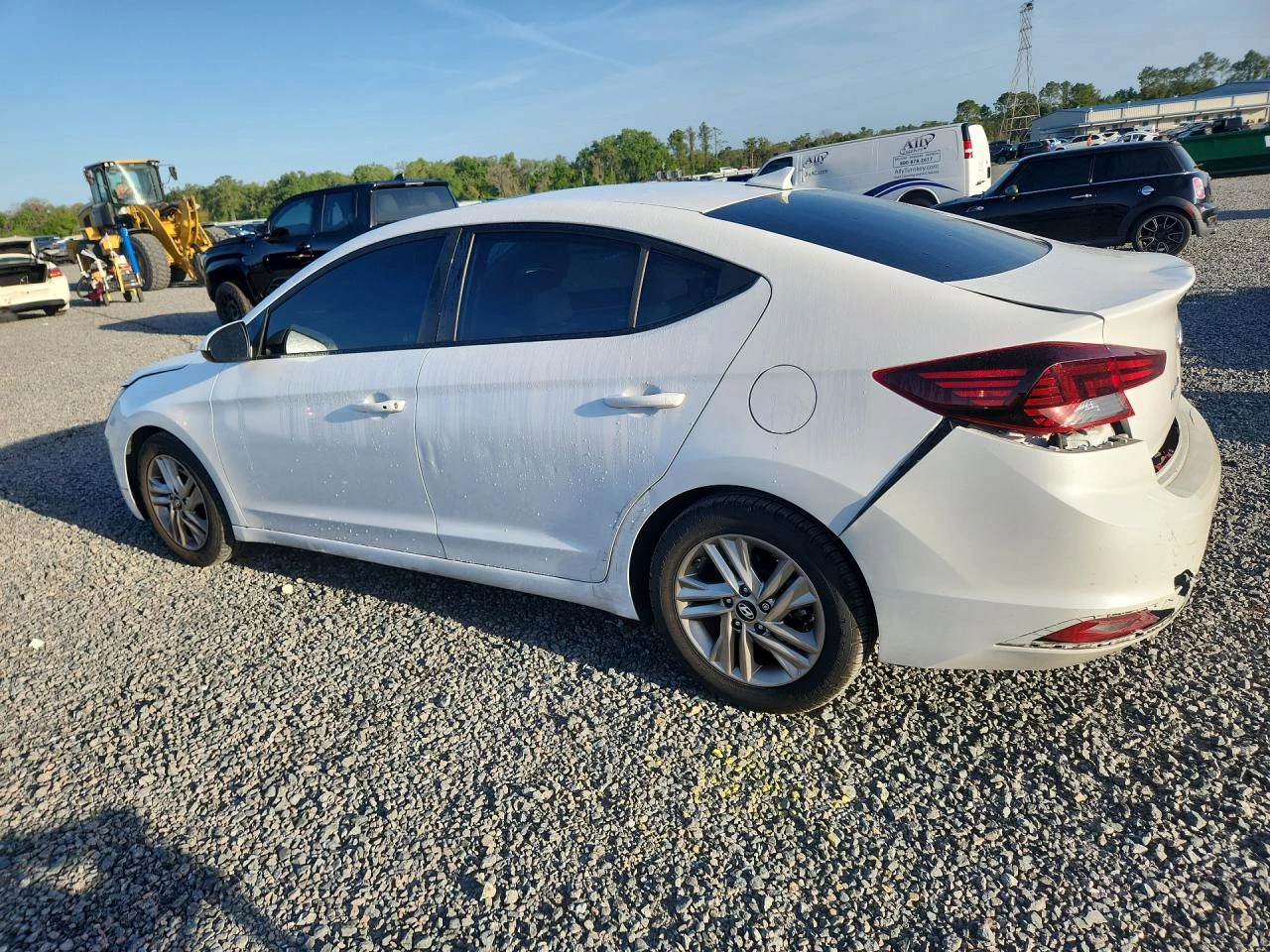 Hyundai Elantra 2.0l Value Edition, снимка 2 - Автомобили и джипове - 54094710