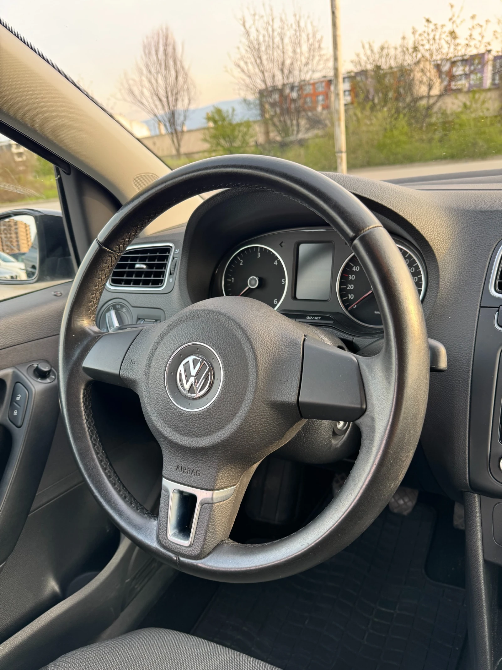 VW Polo 1.2 TDI 75кс, снимка 7 - Автомобили и джипове - 54184155