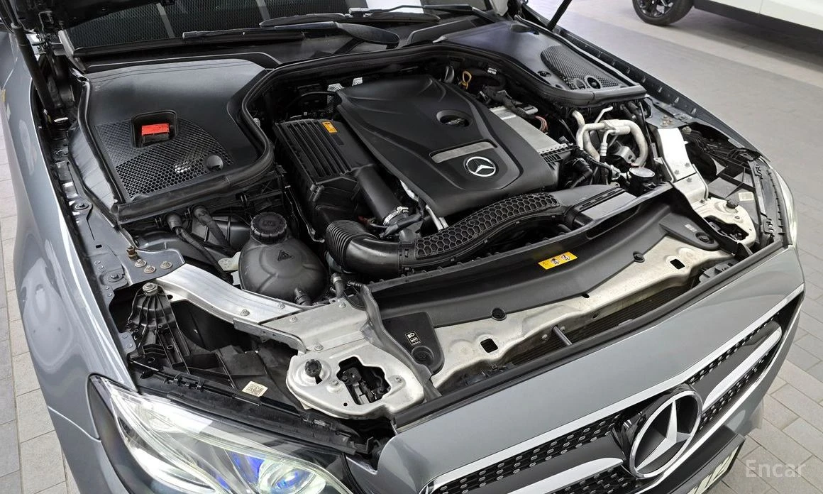 Mercedes-Benz E 300 AMG* BURMESTER* 360 CAM* ОБДУХВАНЕ* HEAD-UP* KEYLE, снимка 6 - Автомобили и джипове - 54214946