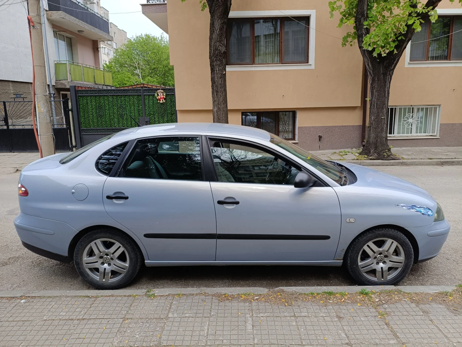 Seat Cordoba, снимка 3 - Автомобили и джипове - 54665716