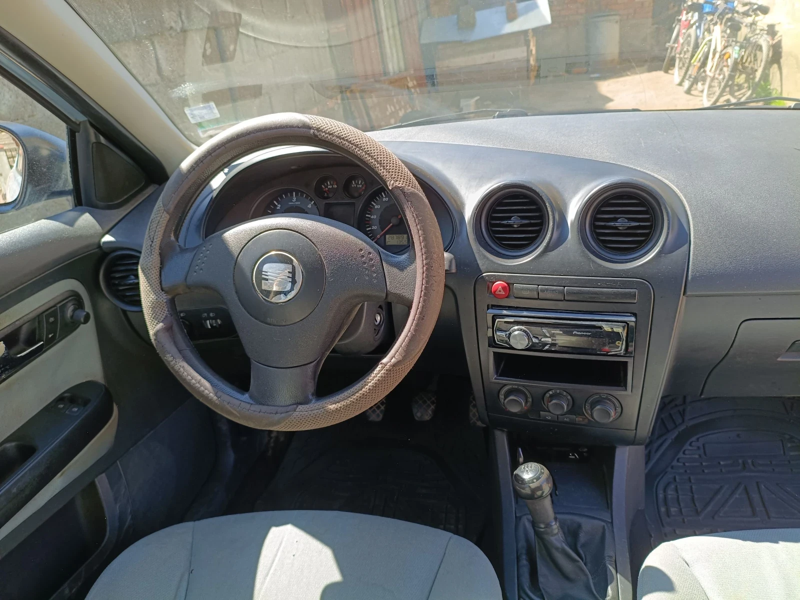 Seat Cordoba, снимка 7 - Автомобили и джипове - 54665716