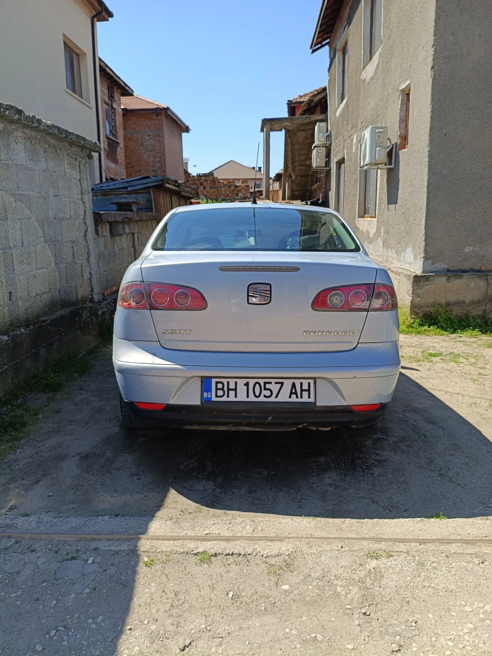 Seat Cordoba, снимка 17 - Автомобили и джипове - 54665716