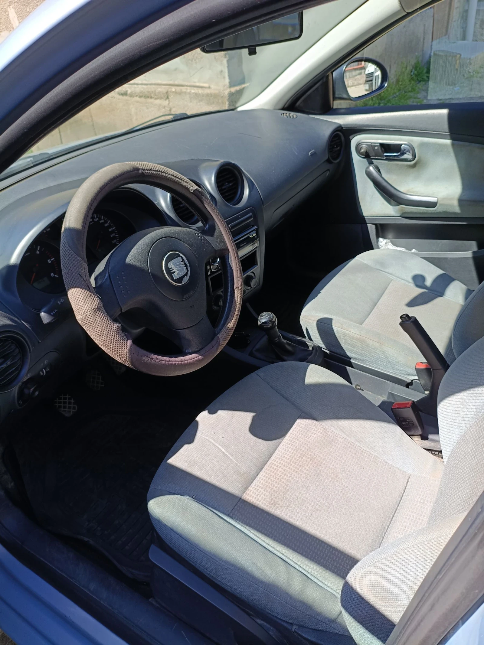 Seat Cordoba, снимка 8 - Автомобили и джипове - 54665716