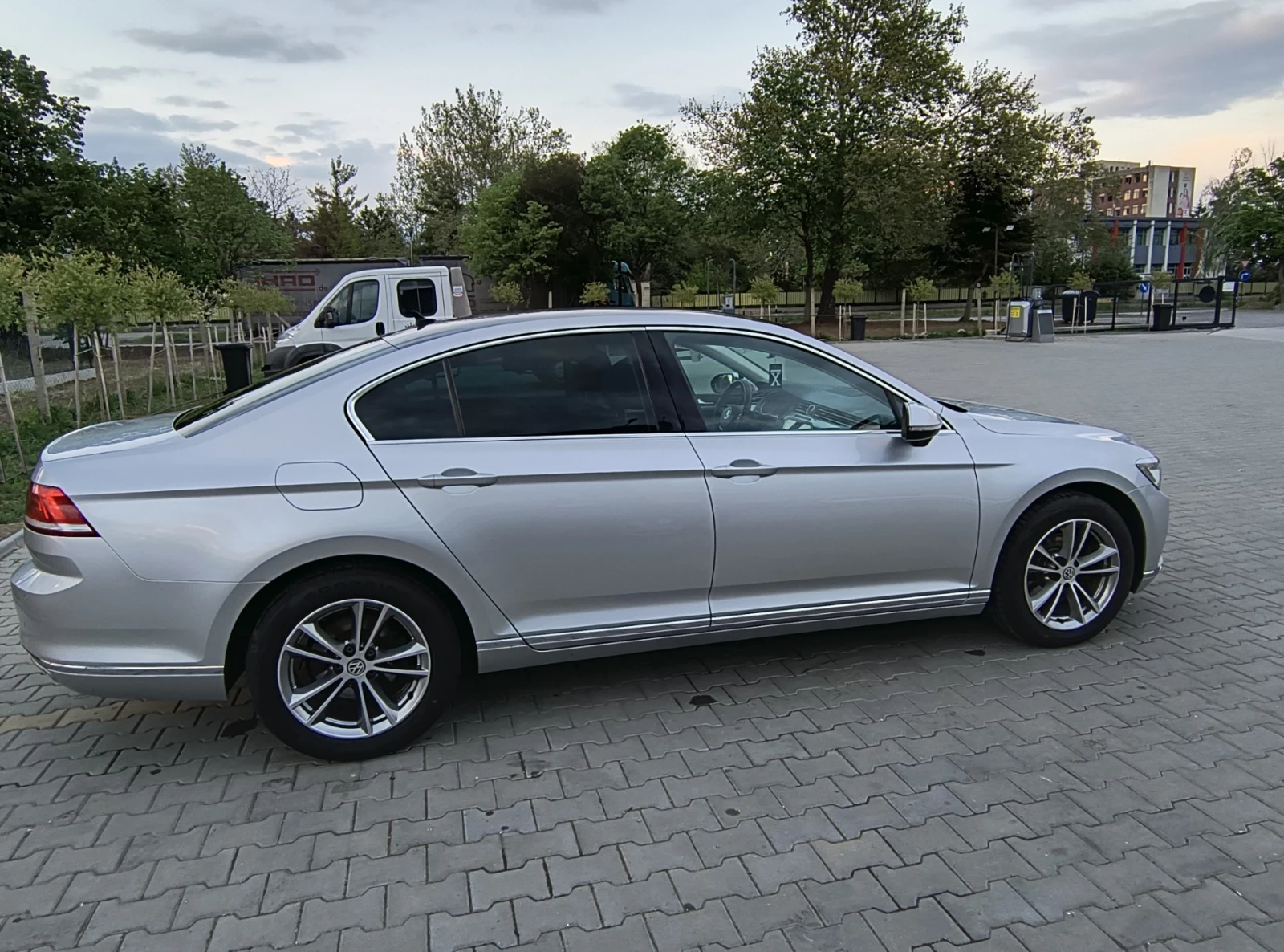 VW Passat 2.0, снимка 2 - Автомобили и джипове - 56110614