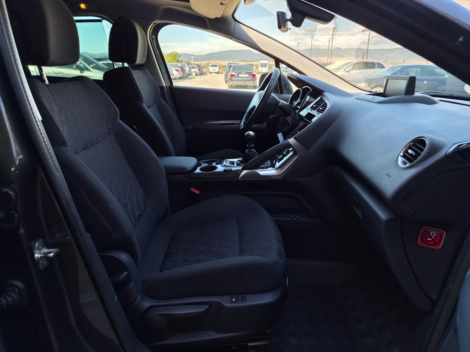 Peugeot 3008 1.6HDI 112кс ЕURO 5, снимка 12 - Автомобили и джипове - 56294344