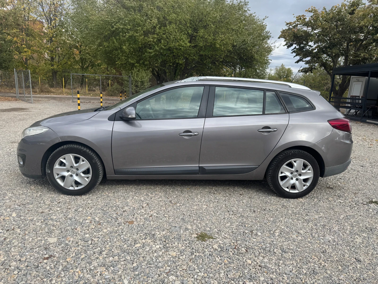 Renault Megane 1.5dci-110, снимка 2 - Автомобили и джипове - 56675883