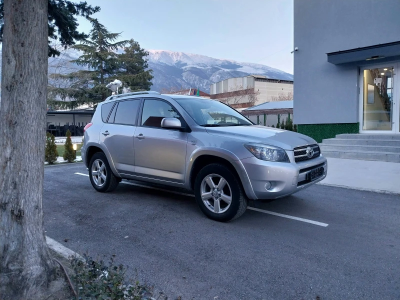 Toyota Rav4 //Crossover-FULL- LUXURY//6ск.//NAVI//, снимка 2 - Автомобили и джипове - 49226397