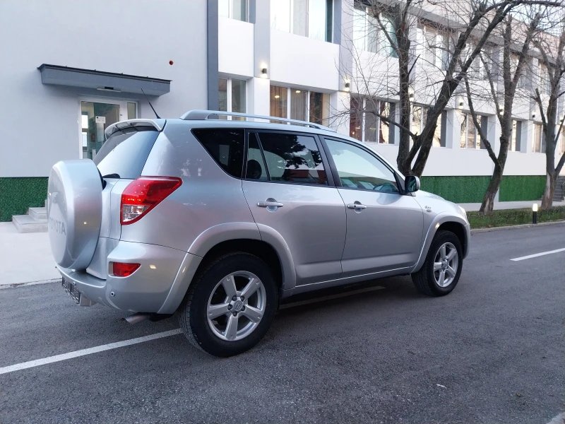 Toyota Rav4 //Crossover-FULL- LUXURY//6ск.//NAVI//, снимка 4 - Автомобили и джипове - 49226397