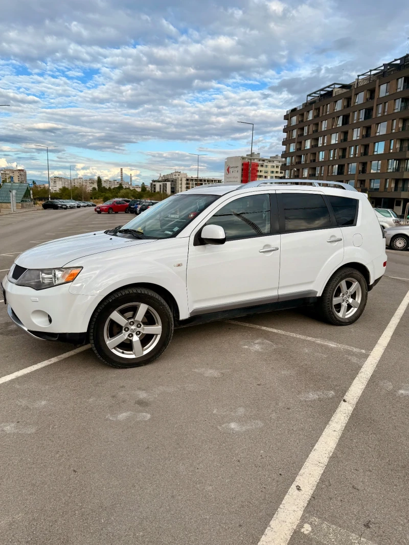 Mitsubishi Outlander, снимка 15 - Автомобили и джипове - 51943470