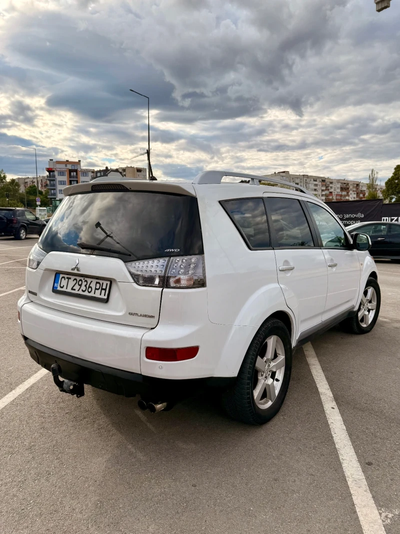Mitsubishi Outlander, снимка 4 - Автомобили и джипове - 51943470