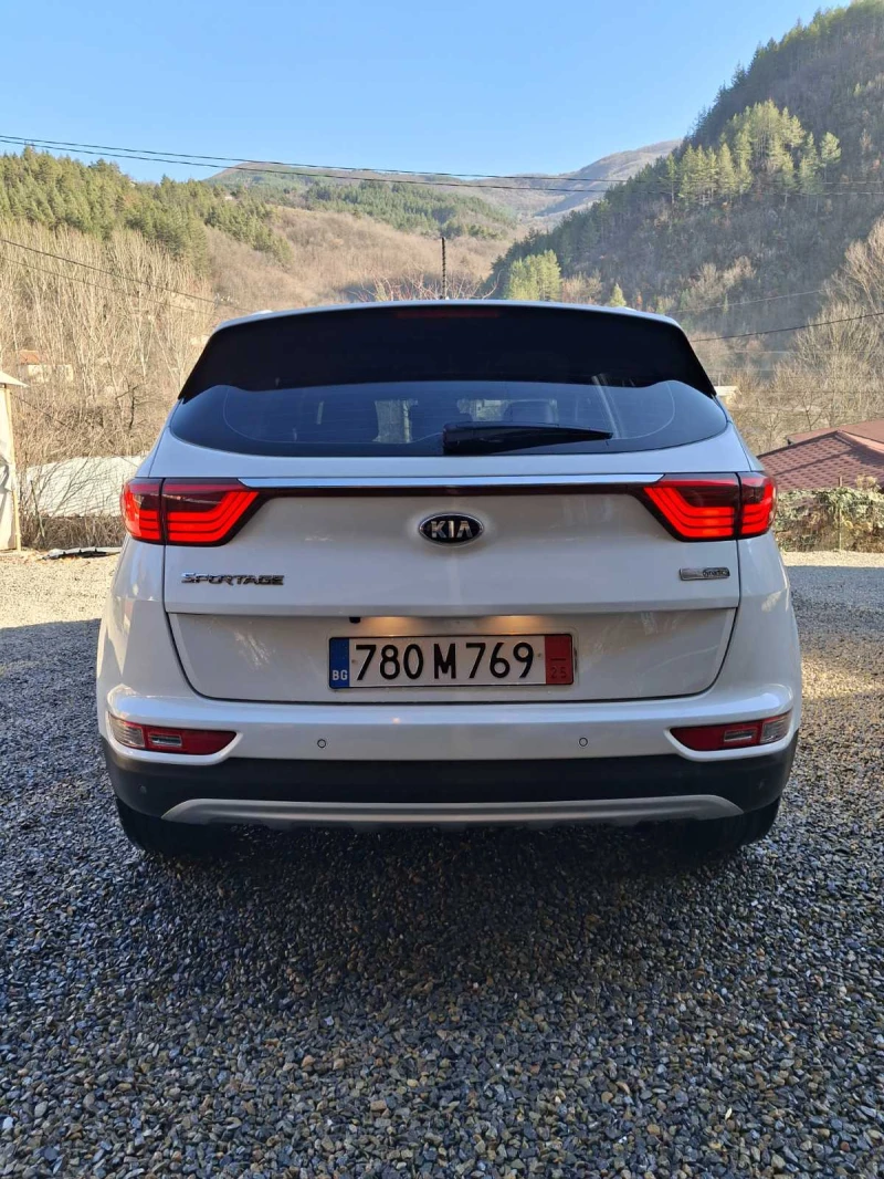Kia Sportage, снимка 2 - Автомобили и джипове - 52774172