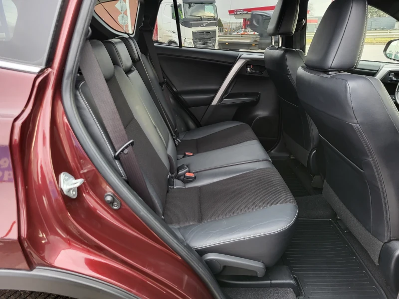 Toyota Rav4 2.0 D4D 143 КС EURO 6B EXECUTIVE ВСИЧКИ ЕКСТРИ , снимка 14 - Автомобили и джипове - 53073413