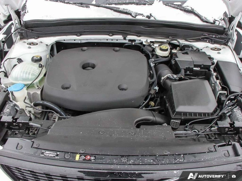 Volvo XC40 * R Design * CARFAX * ЦЕНА ДО БГ, снимка 15 - Автомобили и джипове - 53263757