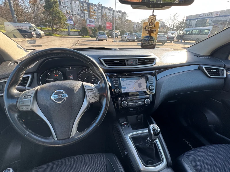 Nissan Qashqai, снимка 9 - Автомобили и джипове - 53264331