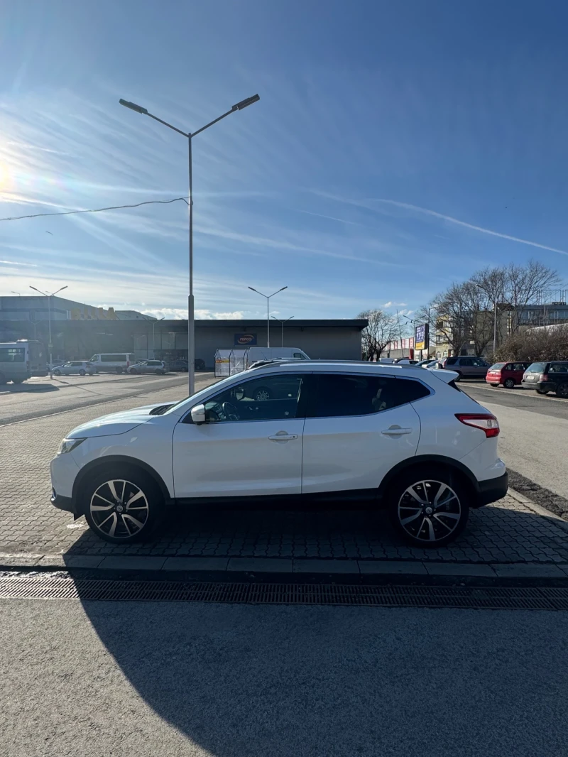 Nissan Qashqai, снимка 5 - Автомобили и джипове - 53264331