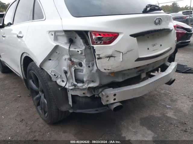 Infiniti QX70, снимка 7 - Автомобили и джипове - 47632946