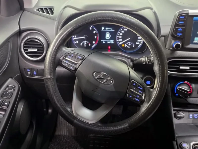 Hyundai Kona 1.6Т, снимка 13 - Автомобили и джипове - 54253072